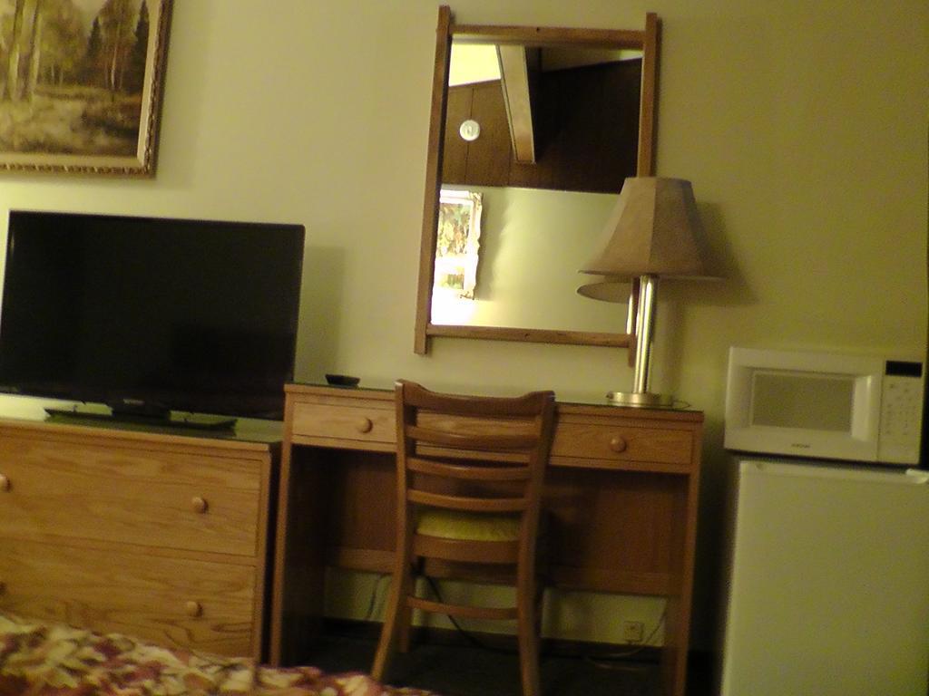 Motel 95 & Campground Hixton Экстерьер фото